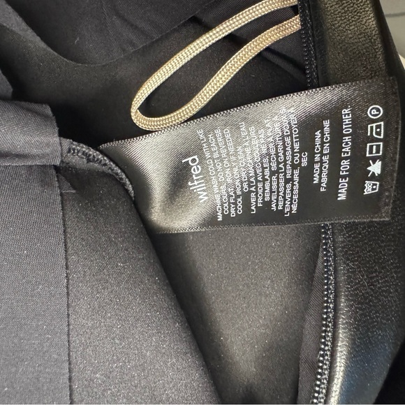 Aritzia Wilfred NEW Womens Porto Dress Pants Black High Rise Zip Faux Leather 2 - Picture 8 of 8